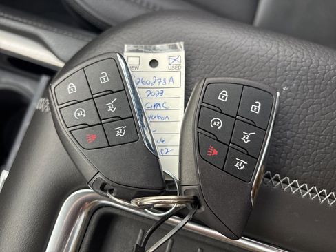 Used 2023 GMC Yukon XL Denali w/ Denali Reserve Package image 27