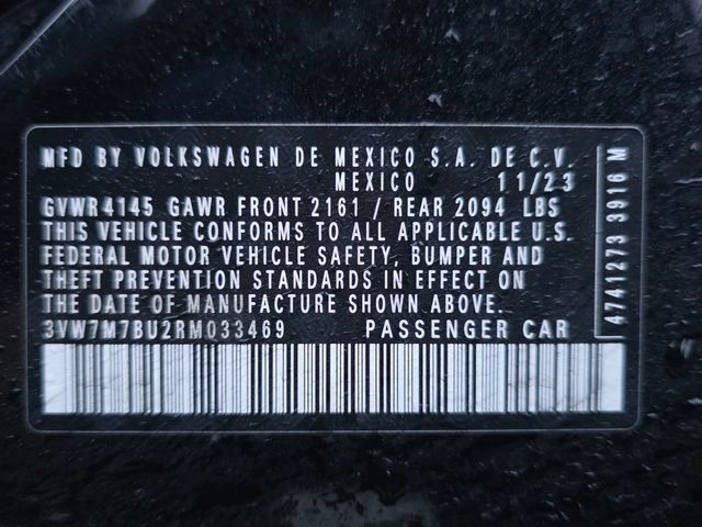 Used 2024 Volkswagen Jetta SE w/ Panoramic Sunroof Package FWD image 3