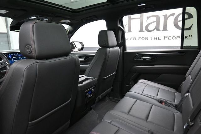 Used 2025 Chevrolet Suburban RST w/ Comfort Package AWD/4WD image 27
