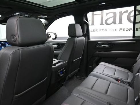Used 2025 Chevrolet Suburban RST w/ Comfort Package AWD/4WD image 27