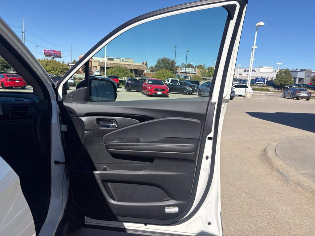 Used 2017 Honda Ridgeline RTL-E image 25