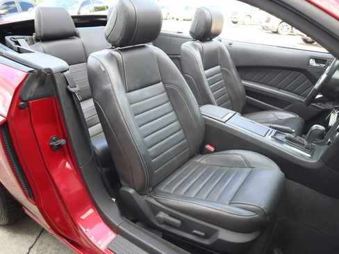 Used 2013 Ford Mustang Premium image 20