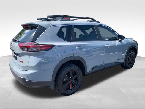 Used 2025 Nissan Rogue SV AWD/4WD image 6