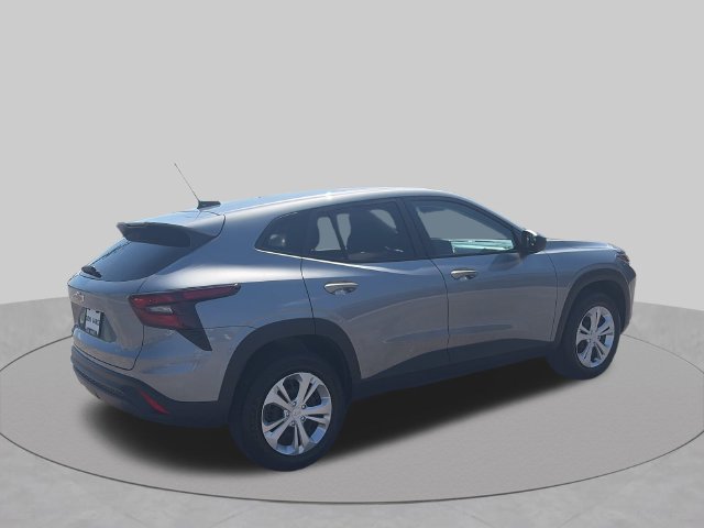 Used 2026 Chevrolet Trax LS FWD image 6