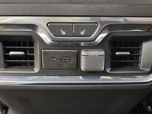 Used 2023 Chevrolet Silverado 2500 LTZ w/ LTZ Convenience Package image 19