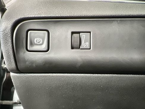 Certified 2023 Buick Enclave Essence w/ Experience Buick Package AWD/4WD image 18