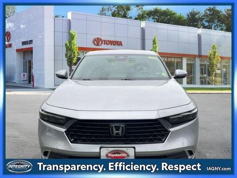 Used 2023 Honda Accord EX image 2