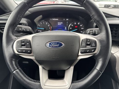 Used 2022 Ford Explorer XLT image 14
