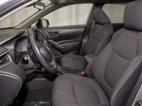 Used 2023 Toyota Corolla Cross LE image 9