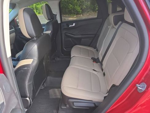 Used 2022 Ford Escape SEL w/ Technology Package FWD image 12