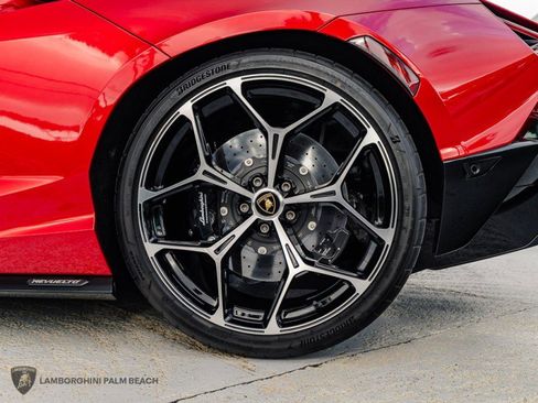 Used 2025 Lamborghini Revuelto AWD/4WD image 30