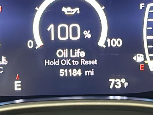 Used 2024 Chrysler Pacifica Touring-L FWD image 17
