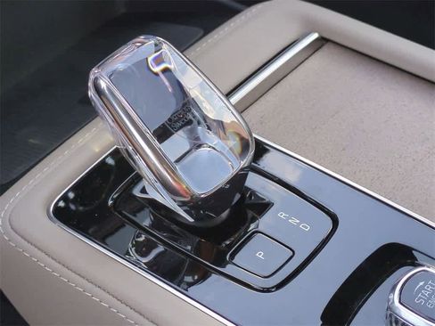 Used 2026 Volvo XC90 B6 Plus w/ Protection Package Premier image 31