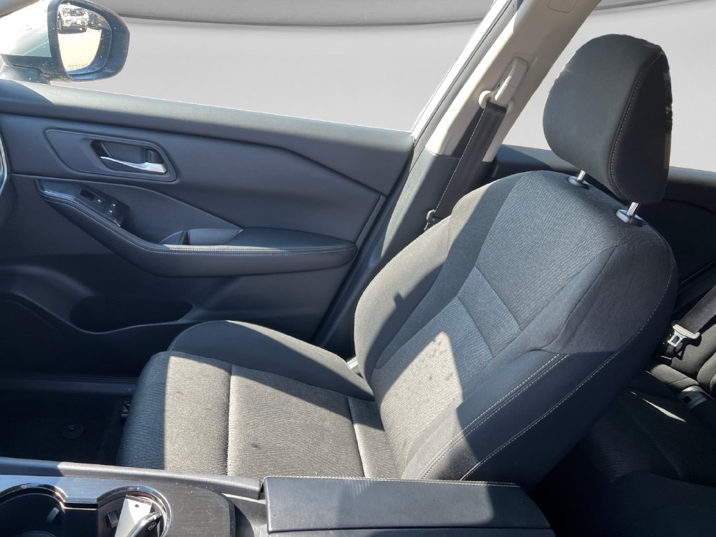 Used 2024 Nissan Rogue SV FWD image 20