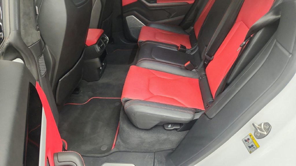 Used 2020 Lamborghini Urus AWD/4WD image 41