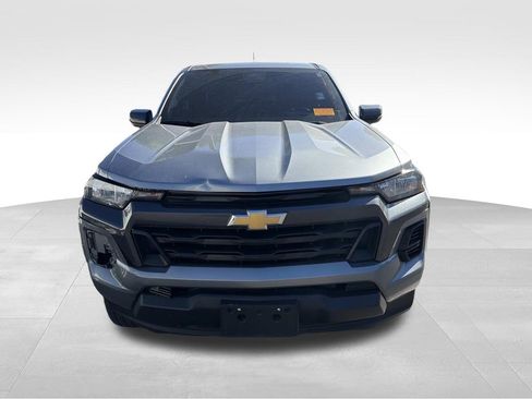 Used 2023 Chevrolet Colorado LT AWD/4WD image 6