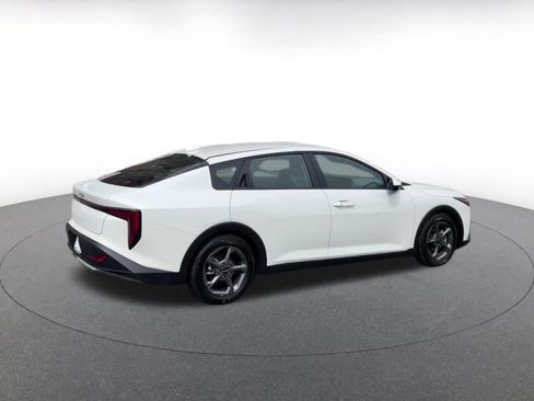 Used 2025 Kia K4 LXS image 15