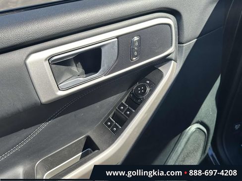 Used 2022 Ford Explorer XLT w/ Equipment Group 202A AWD/4WD image 16