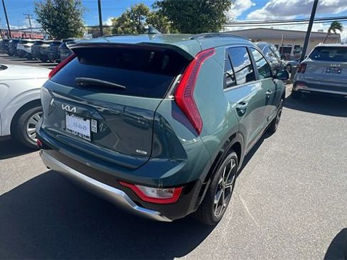 Used 2025 Kia Niro EX Touring image 5