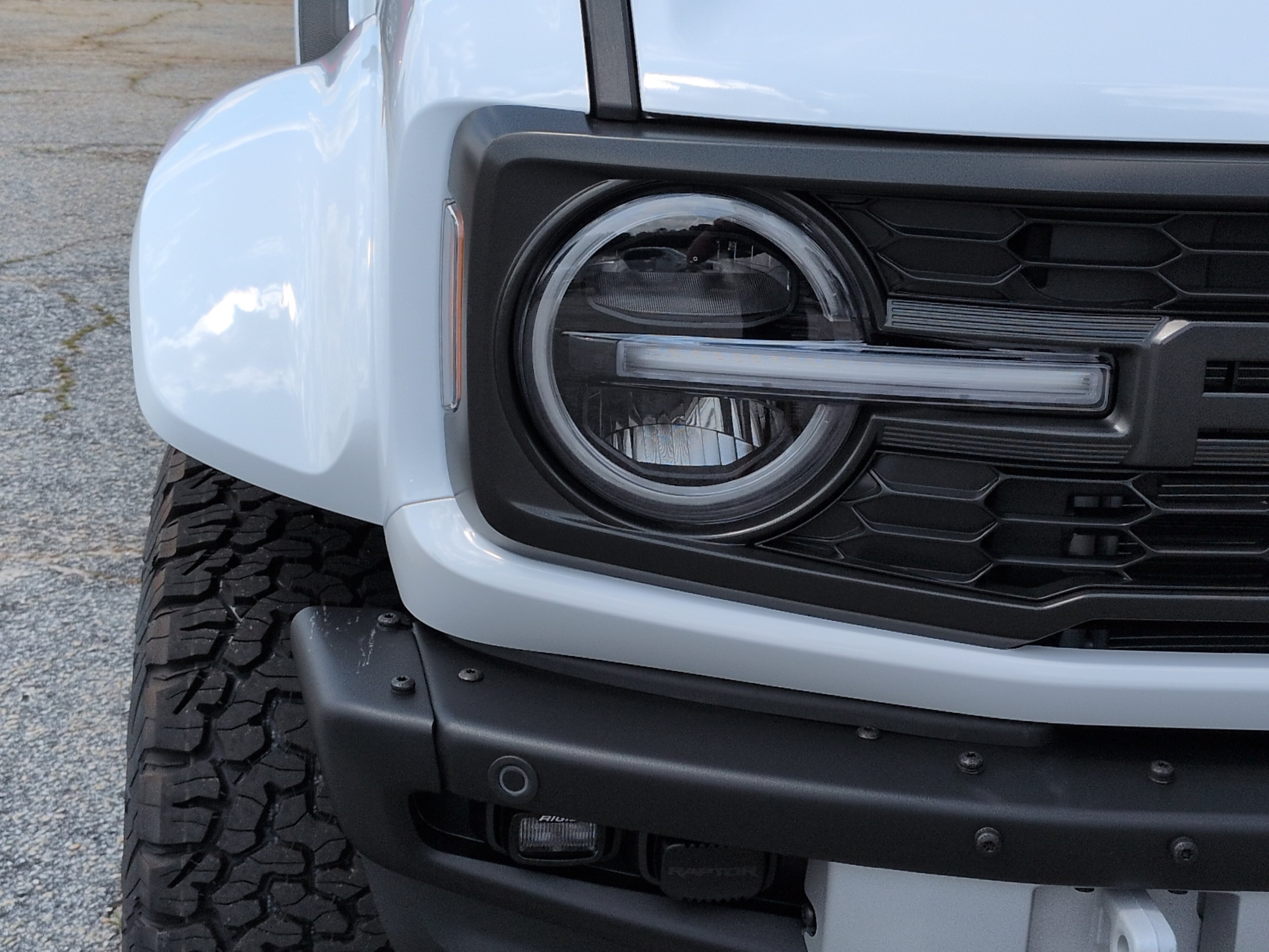 New 2026 Ford Bronco Raptor w/ Interior Carbon Fiber Pack AWD/4WD image 8