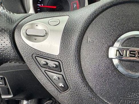 Used 2011 Nissan Juke SV FWD image 21