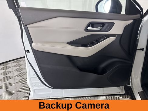 Used 2023 Nissan Rogue SL AWD/4WD image 11