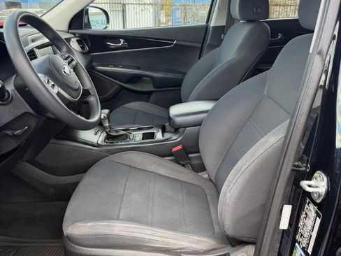 Used 2020 Kia Sorento LX FWD image 13