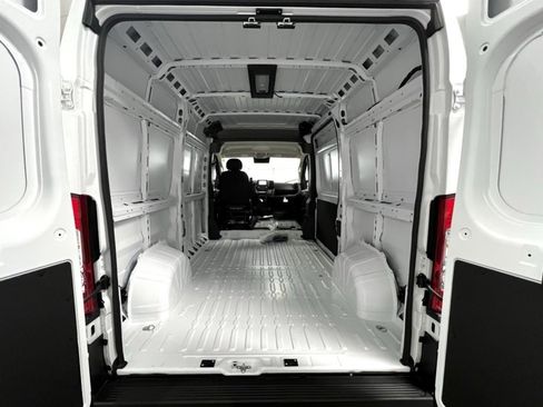 Used 2024 RAM ProMaster 1500 w/ Convenience Group image 8