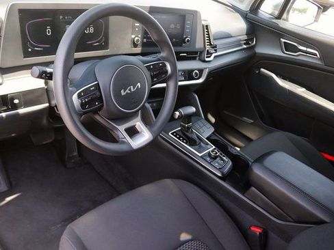 Used 2024 Kia Sportage LX image 12