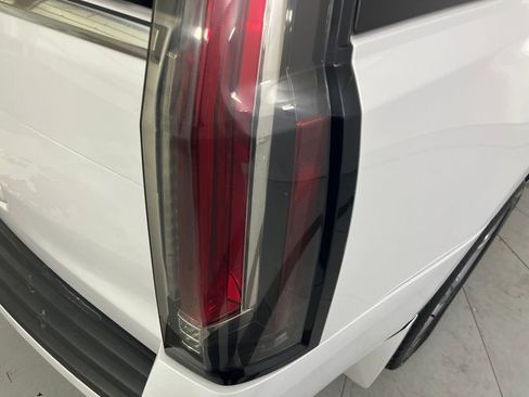 Used 2017 Cadillac Escalade Platinum image 50