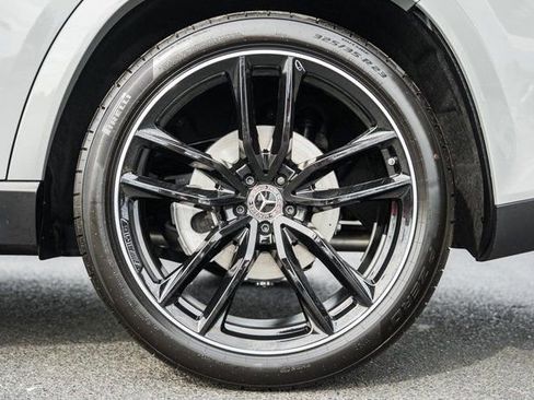 New 2026 Mercedes-Benz GLS 580 4MATIC image 19