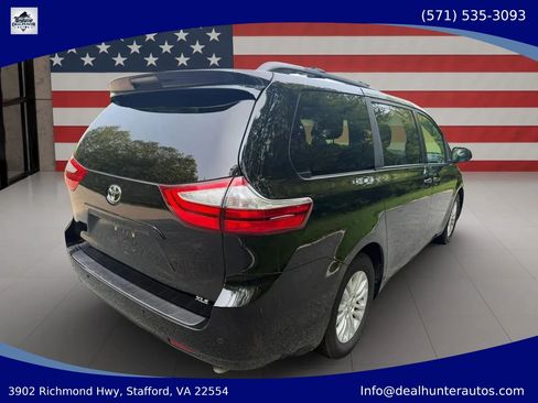 Used 2016 Toyota Sienna XLE Premium FWD image 9