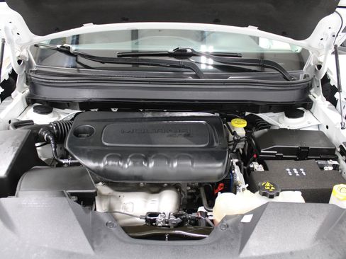 Used 2023 Jeep Cherokee Altitude Lux AWD/4WD image 10