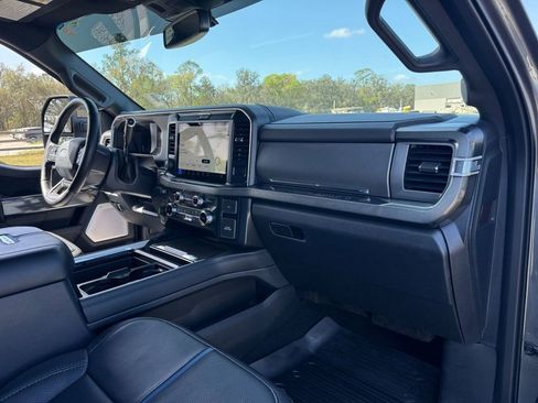 Certified 2025 Ford F350 Platinum w/ Tremor Off-Road Package image 21