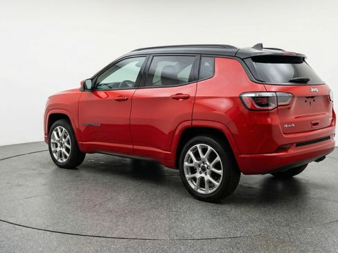 Used 2025 Jeep Compass Limited image 6