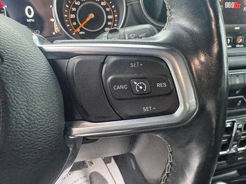 Used 2019 Jeep Wrangler Unlimited Sahara w/ Quick Order Package 24M Moab AWD/4WD image 21