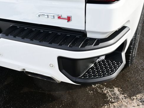 Used 2023 GMC Sierra 1500 AT4 w/ AT4 Premium Package image 9