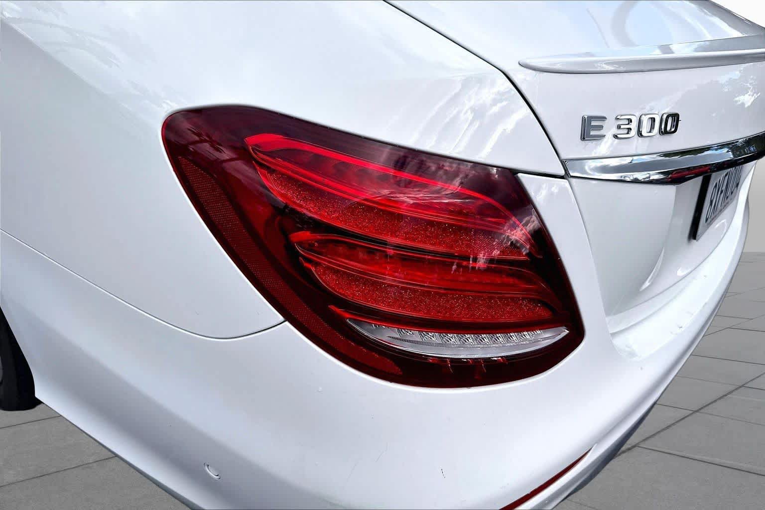 Used 2018 Mercedes-Benz E 300 image 28