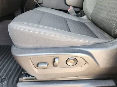 Used 2023 Chevrolet Silverado 1500 LT AWD/4WD image 23