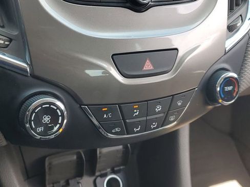 Certified 2018 Chevrolet Cruze LT FWD image 25