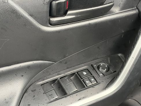 Used 2025 Toyota RAV4 LE AWD/4WD image 5