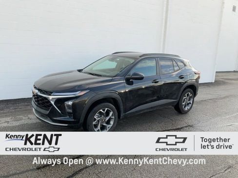 Certified 2025 Chevrolet Trax LT w/ LT Convenience Package image 26