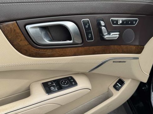 Used 2013 Mercedes-Benz SL 550 image 27