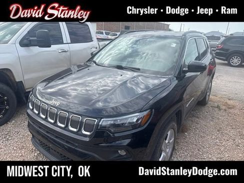 Used 2022 Jeep Compass Latitude w/ Convenience Group AWD/4WD image 1