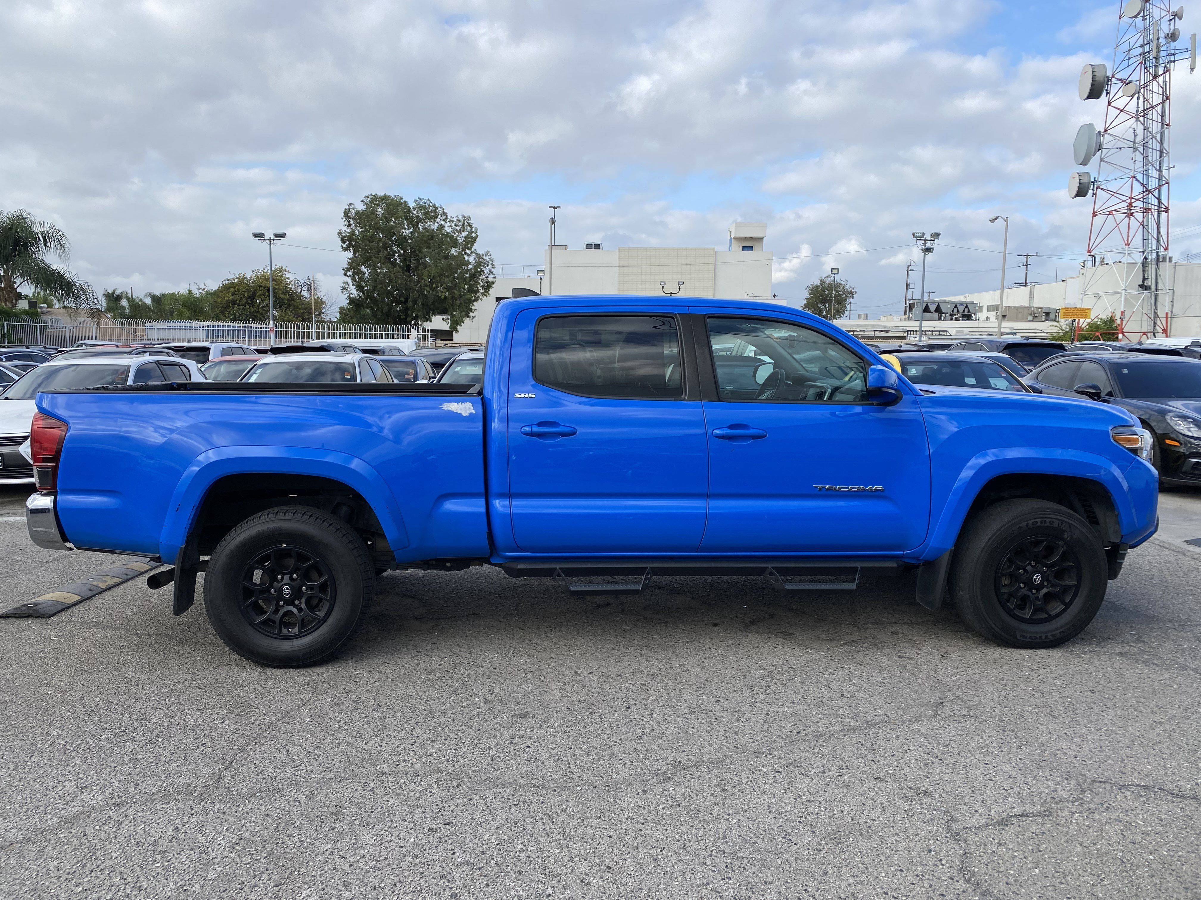 Used 2020 Toyota Tacoma SR5 RWD image 9