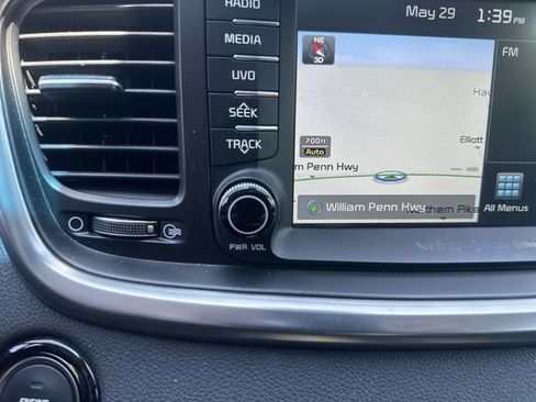 Used 2017 Kia Sorento SX AWD/4WD image 16