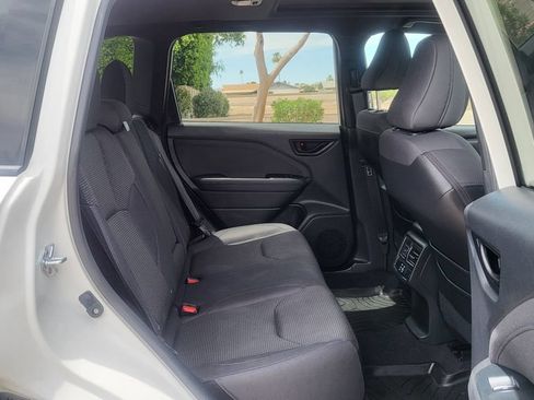 Used 2025 Subaru Forester Premium AWD/4WD image 23