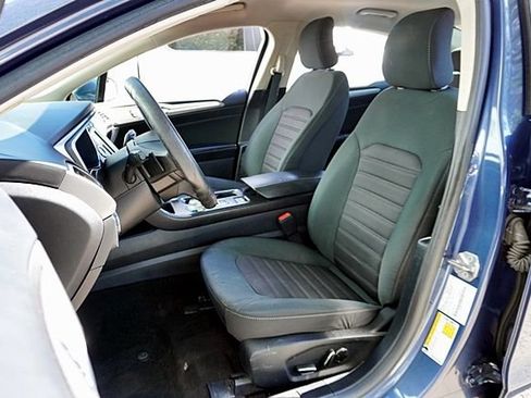 Used 2019 Ford Fusion SE FWD image 19