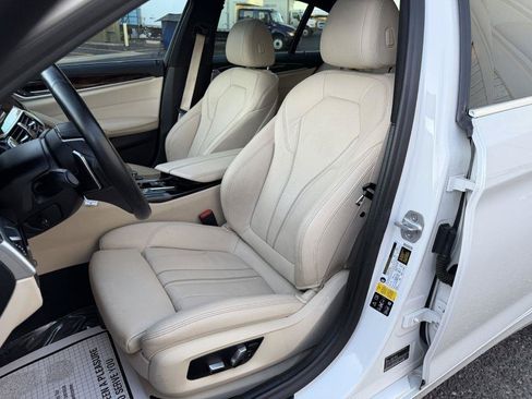 Used 2019 BMW 530i xDrive w/ Convenience Package AWD/4WD image 11