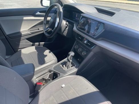 Used 2022 Volkswagen Taos SE image 6